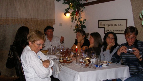 The Italian delegation at dinner.JPG